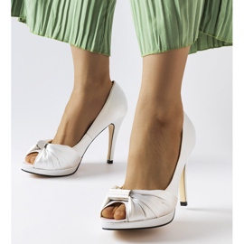 Paré bijele štikle s otvorenim prstima bijela 1