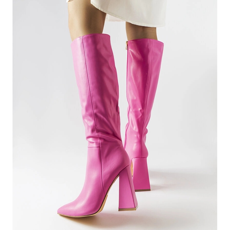 Ružičaste čizme na Medicina postu ružičasta 1