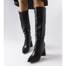 Medicina crne čizme na stup crno 1