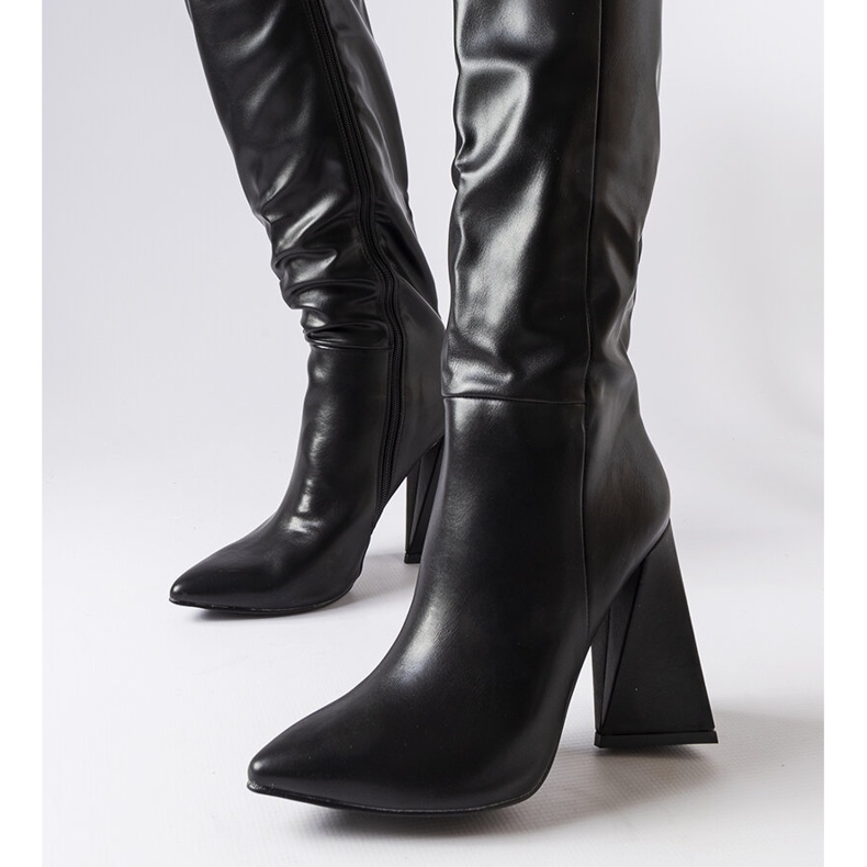 Medicina crne čizme na stup crna 2