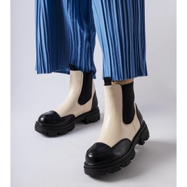 Inna Crne i bež natikače iz Albanyja 1