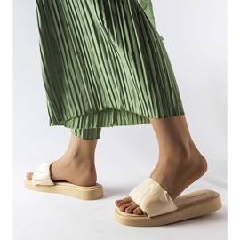 Bež natikače ukrašene volanima iz Boulevard bijela 1