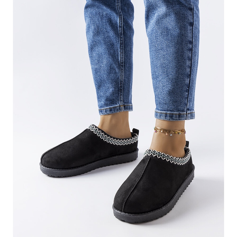 Crne izolirane papuče ukrašene Dudi vezom crno 1