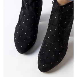 Suvi crne čizme od brušene kože sa kamenčićima crna 2