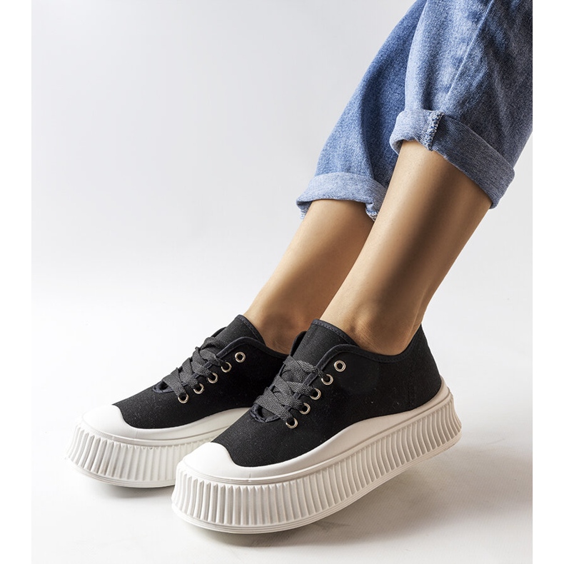 Inna Crne tenisice i debeli potplati iz Wallacea crna 1