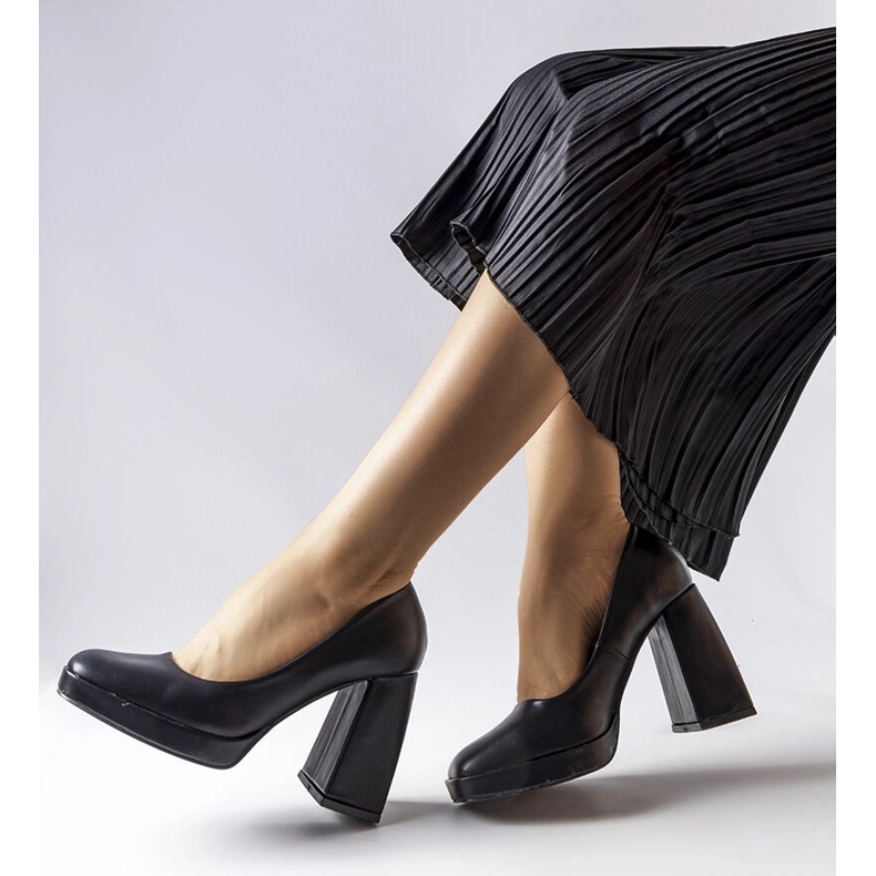 Crne cipele s visokom petom iz Maillyja crna 1