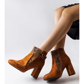 Smeđe čizme sa zmijskim umetkom od eko brušene kože Daamen smeđa 1