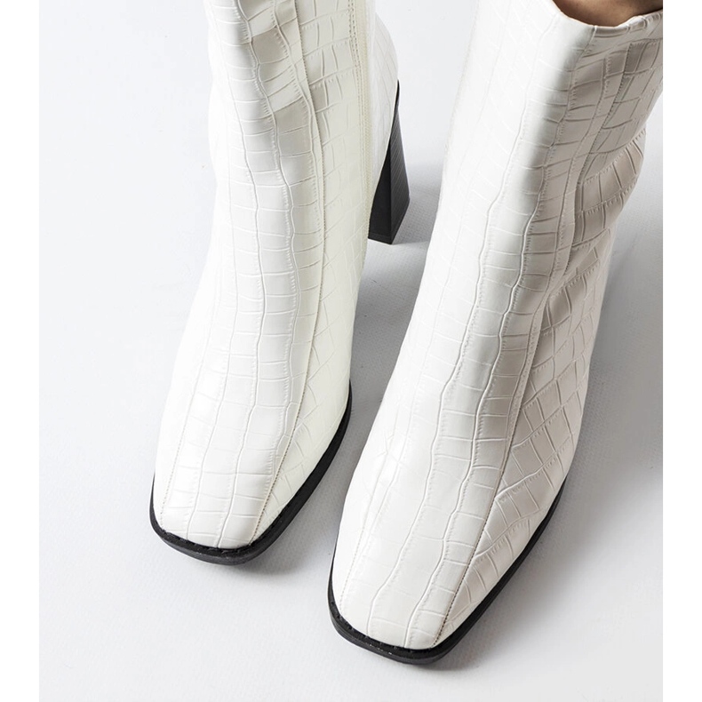 Bellucijeve bijele gležnjače s imitacijom krokodilske kože bijela 1