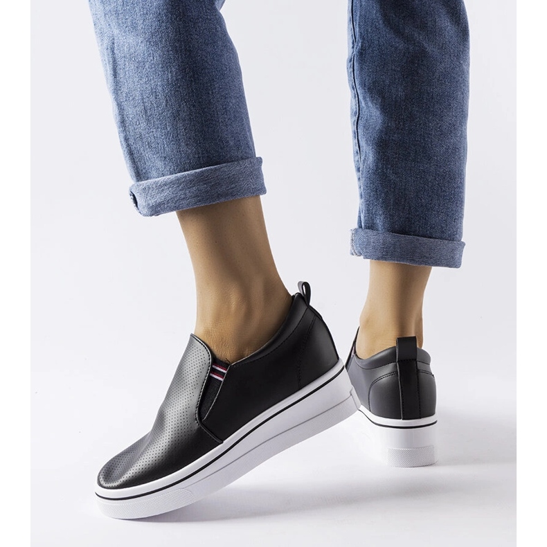 Inna Dionisia crne tenisice na wedge crno 1