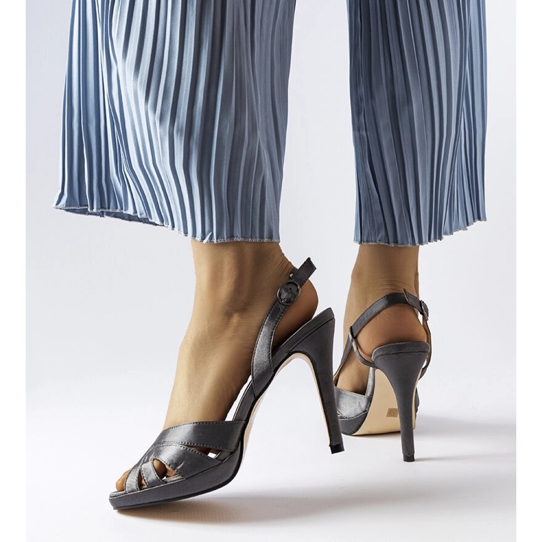 Alpaka sive sandale na visoku petu siva 1