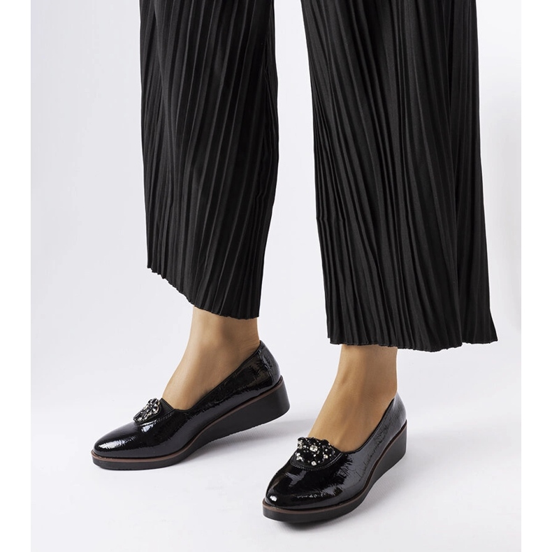 Crne lakirane balerinke s Mellori ukrasom crno 1