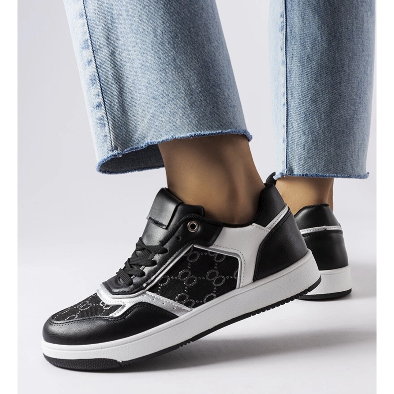 Inna Crne tenisice ukrašene monogramom Isidor crna 1