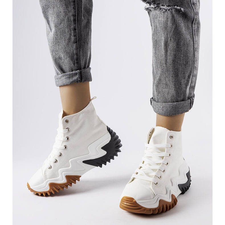 Bijele sportske tenisice s debelim potplatom marke Toro bijela 1