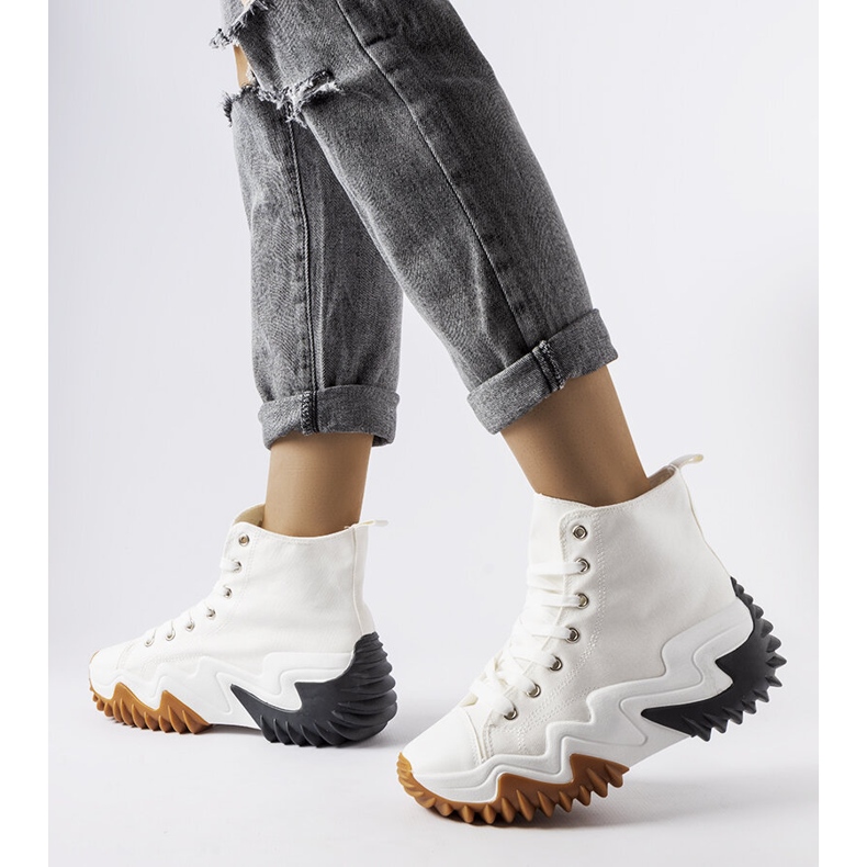 Bijele sportske tenisice s debelim potplatom marke Toro bijela 2