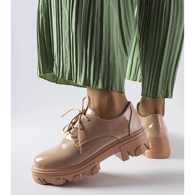 Bež lakirane cipele Kelly 1