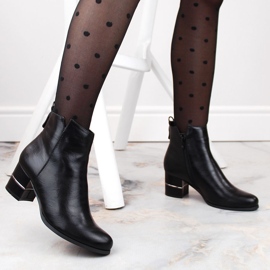 M. DASZYŃSKI Crne tople Chelsea čizme na stupu M. Daszyńskog crna 1