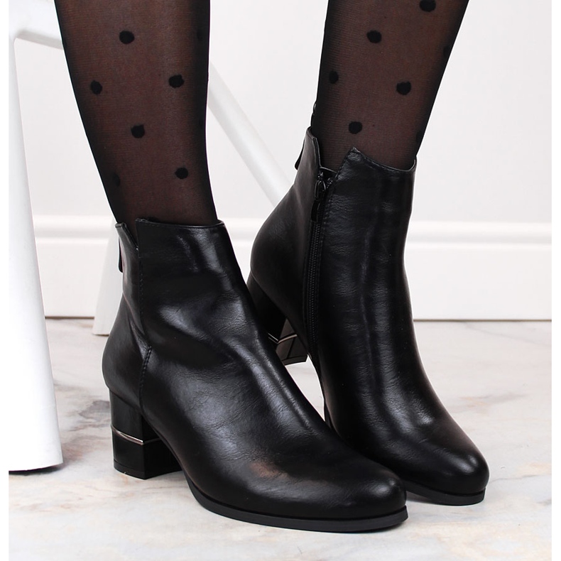 M. DASZYŃSKI Crne tople Chelsea čizme na stupu M. Daszyńskog crna 2