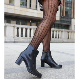 Crne izolirane gležnjače s Barreto kamenčićima crna 2