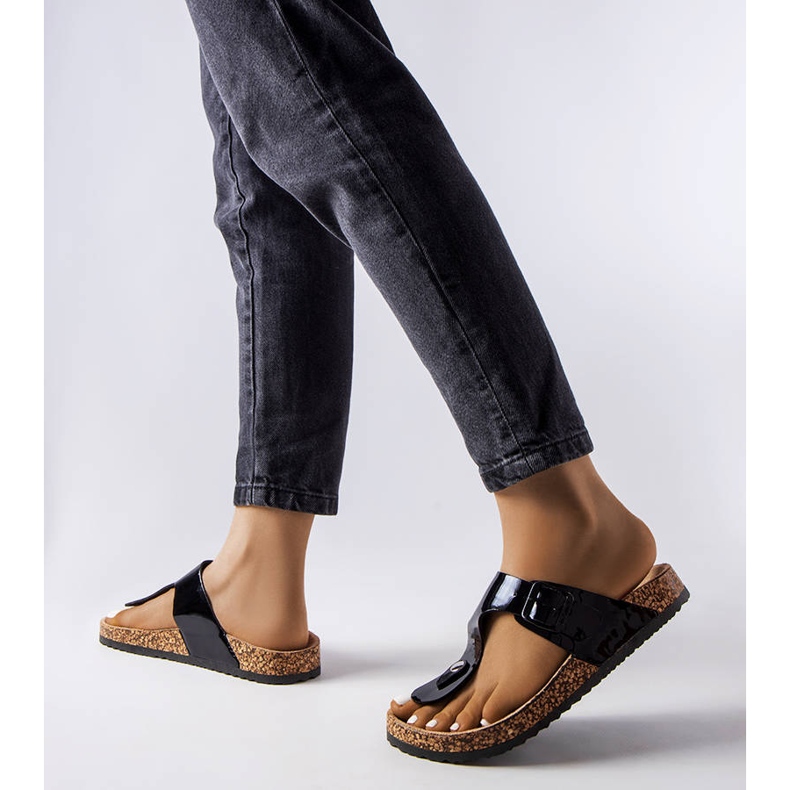 Crne japanke s kopčama Lee Cooper LCW-22-35-1170L crna 1