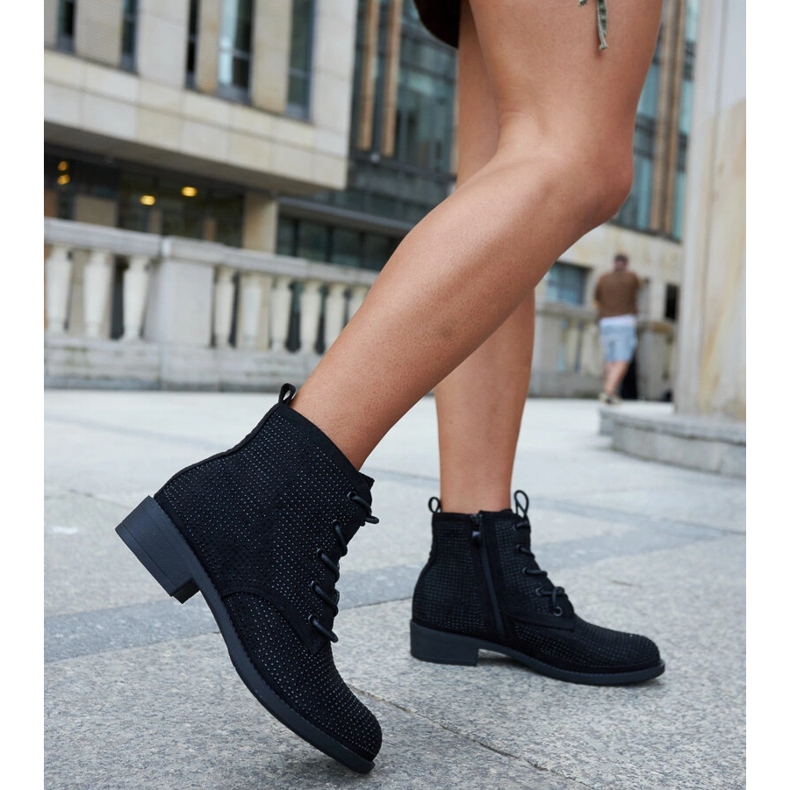 Crne gležnjače ukrašene Melisurgo cirkonima crno 2