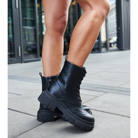 Crne čizme ukrašene Nicla šavovima crno 2