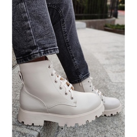 Ženske čizme na vezanje bež boje 1