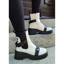 Bijele ženske torbe s kopčama bijela 2