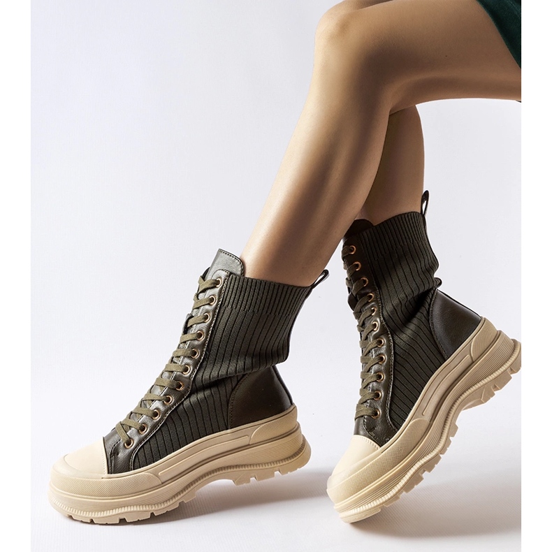 Tamno zelene čizme sa svijetlim debelim potplatom Vitto zelena 1