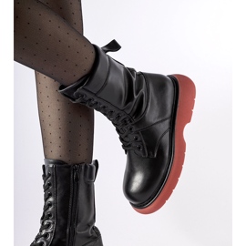 Crne izolirane čizme s ružičastim potplatom Beata crna 2