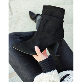 Ženske crne čizme na ukrašenom stupiću crna 2