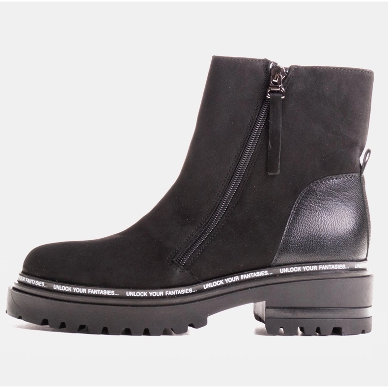 Marco Shoes Glatke ženske čizme sa zanimljivim, debelim dnom crno 1