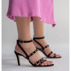 Marco Shoes Crne sandale od antilopa s ukrasnim kopčama crna 1