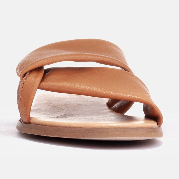 Marco Shoes Kožne japanke na ravnom dnu smeđa 1