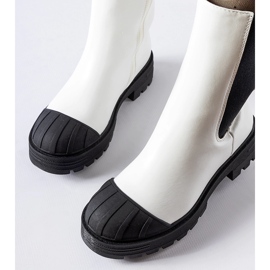 Bijele klasične izolirane čizme Porcigatone bijela 1