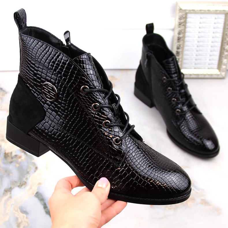 Ženske lakirane međunožne čizme, izolirane crne, Filippo DBT4824 crno 1