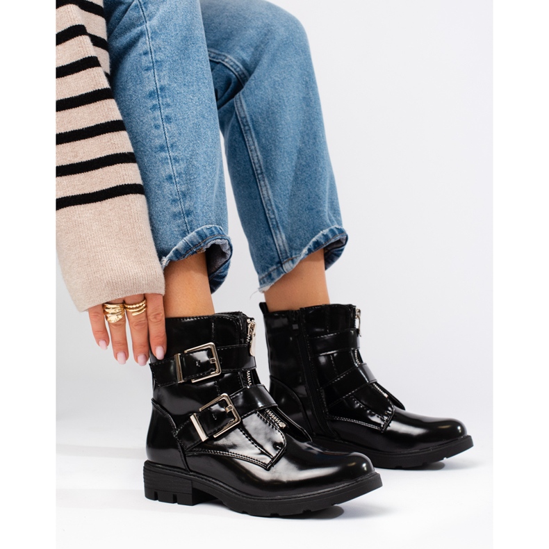 Lakirane crne gležnjače s Shelovet kopčama crna 1