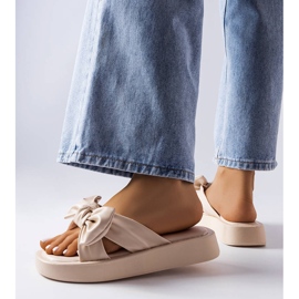 Bež sandale s platformom i mašnom iz Edvarda 1