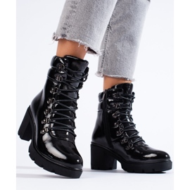 Izolirane ženske radničke čizme od lakirane ekološke kože crno 1