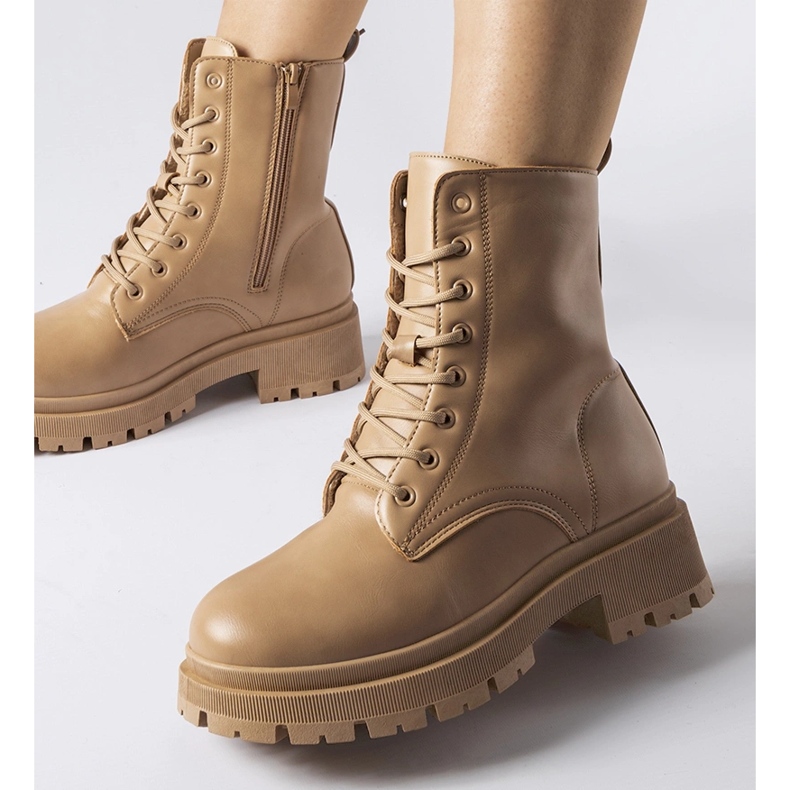 Bež izolirane ženske Chirico radnice 1