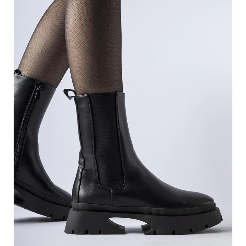 Crne izolirane čizme Mombello crno 1