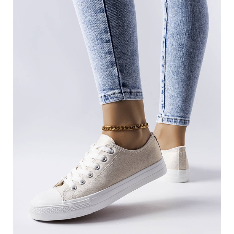 Vinjeta bijele sjajne tenisice bež 1