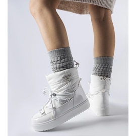 Bijele izolirane čizme za snijeg s elastičnom Oslavia bijela 1