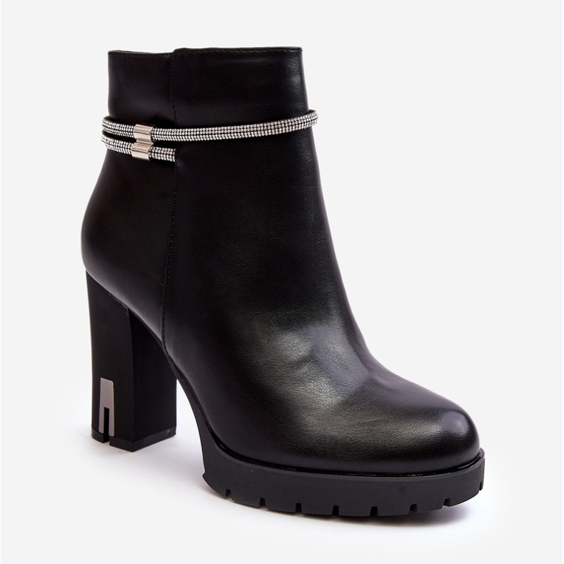 Ženske gležnjače s ukrasom, crne Carolla crno 1