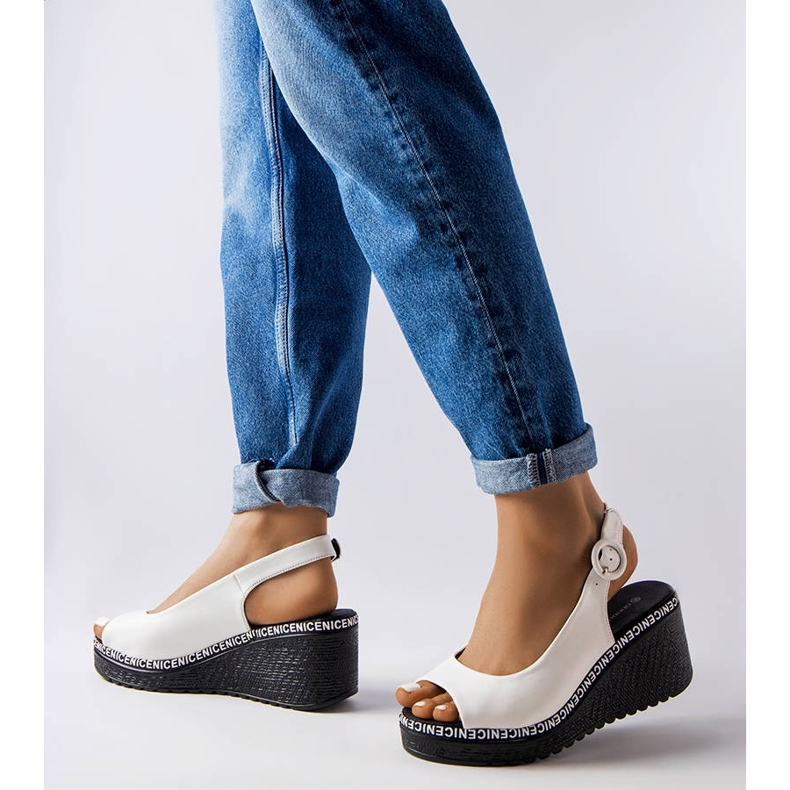 Elda bijele sandale na klin bijela 1