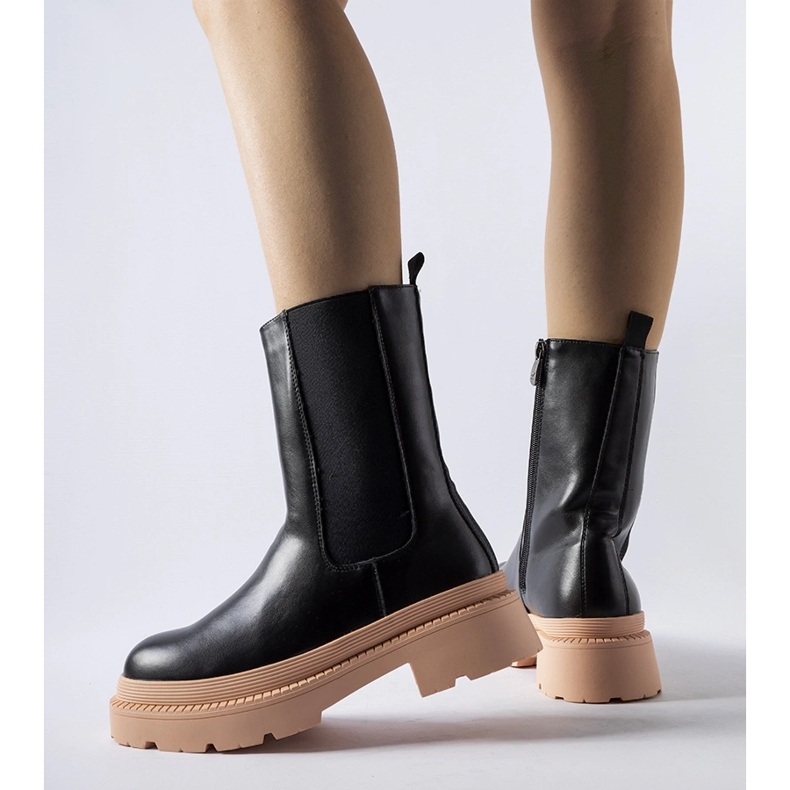 Crne gležnjače sa svijetlo ružičastim potplatom Garden crna 2