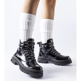 Crne lakirane gležnjače iz Richardsa crna 1