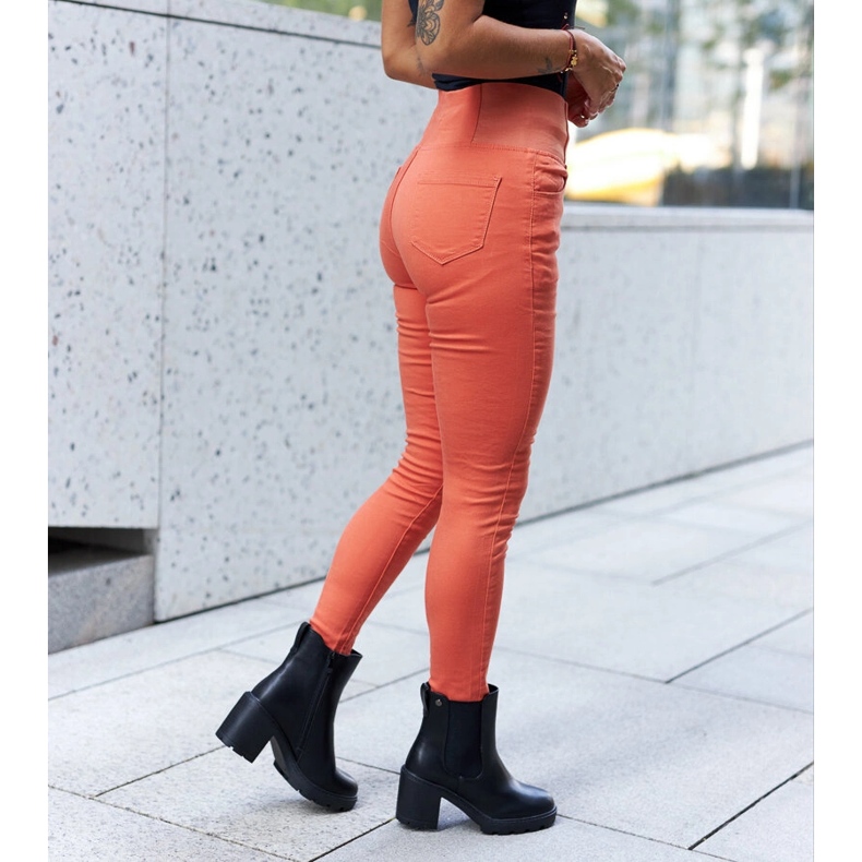 Crne izolirane klasične Caio gležnjače s visokom petom crna 2