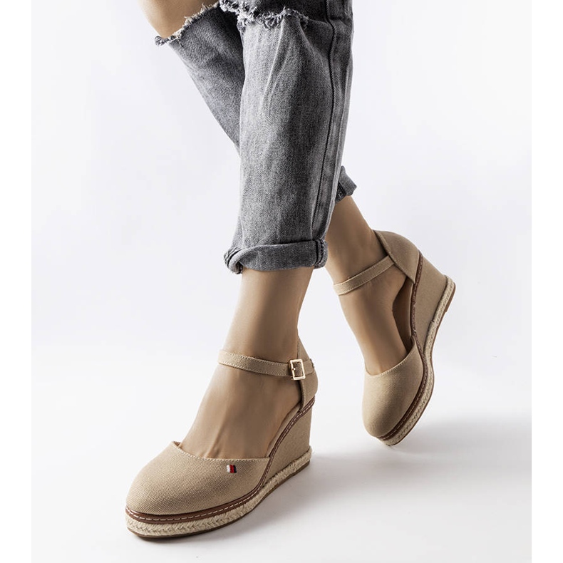 Bež espadrile na klin iz Adelinde 1