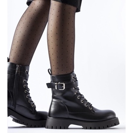 Crne izolirane gležnjače s ukrasnom Fino kopčom crna 1