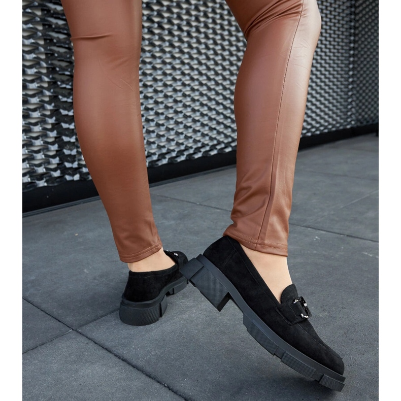 Crne masivne mokasine s kopčom crna 1